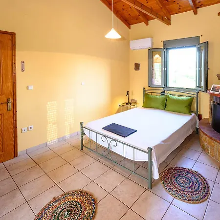 בית נופש Alex Stone House *